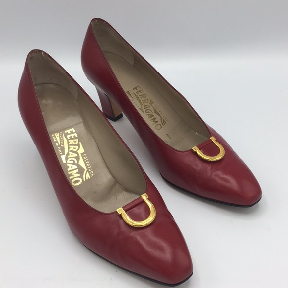 Salvatore Ferragamo Elegant Red Leather Shors
